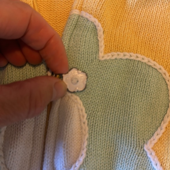 Hartstrings Sweater Hoodie - Picture 10 of 16